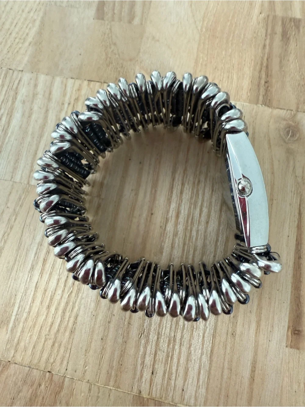 Geneva ladies beaded safety pin bracelet watch NEW BATTERY